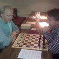 V.I.P. beim Schachtraining! Links der Berliner Einzelmeister der FV Schach, rechts der Präsident des Olympischen SC!