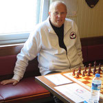 Auch Dieter spielte eine sehr starke BMM-Saison am 5. Brett: 7 aus 9 (+6, =2, -1) sind einfach sensationell für einen BMM-Neuling und auch das Ergebnis seines Trainingsfleißes (inkl. Chessmail!).