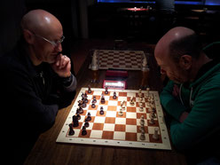 Zwei Schach-Giganten am Brett: Wolle vs. Kranzi