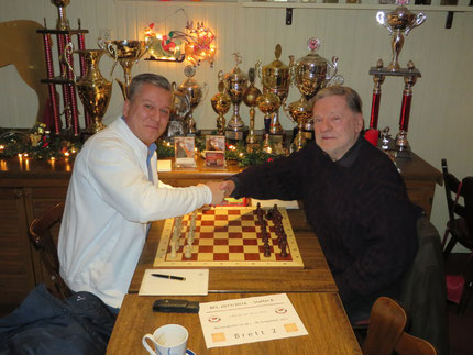 Ein Schach-Schüler und sein ehemaliger Trainer beim SK Tempelhof und beim Schulschach
